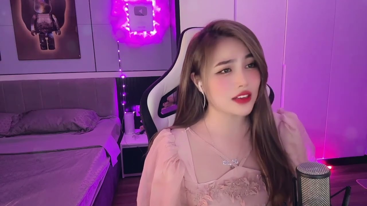 LÀM DÂU XỨ NGƯỜI - NGÂN NGÂN COVER#23