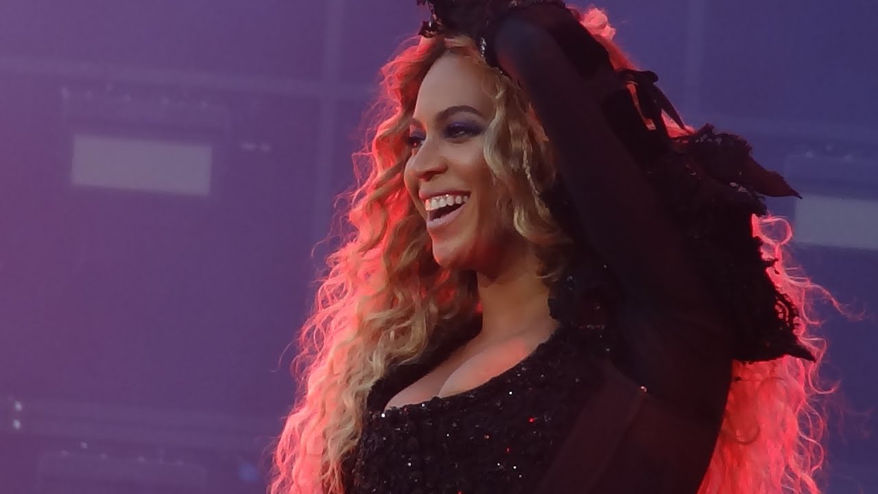 Beyoncé - Sorry (Live in Brussels, Belgium - Formation World Tour) Front Row HD