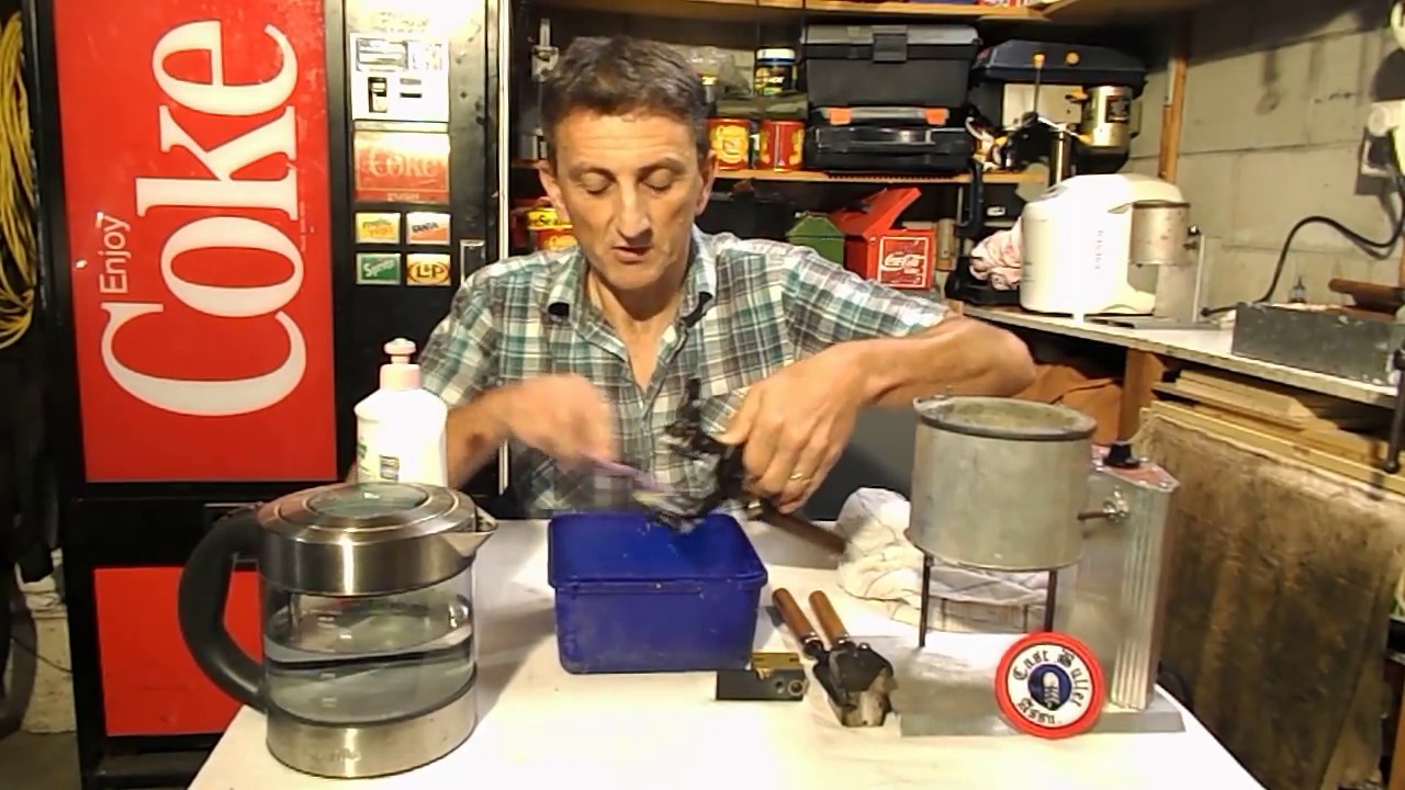 Bullet mould cleaning
