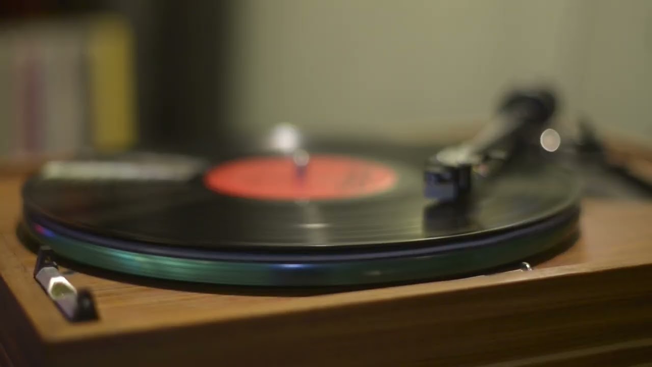 Roy Eldridge and Benny Carter I Can't Believe That You're In Love With Me (excerpt)