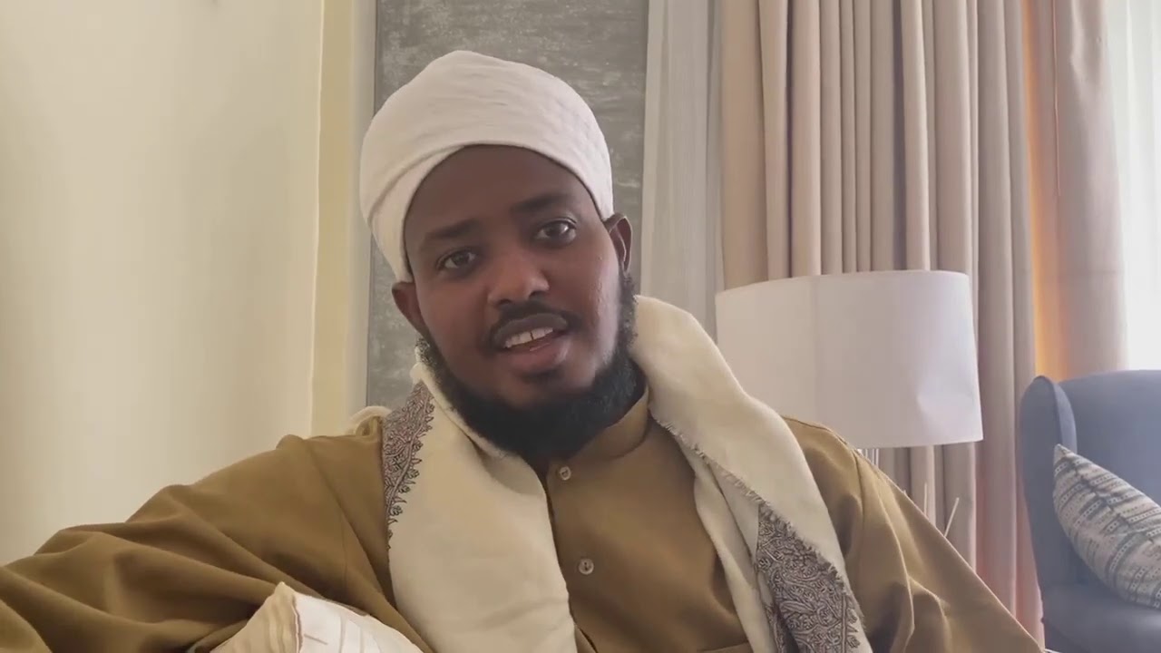 Waa 38 Jir, waxuu dhalay 22 Caruur ah waxayna wada Joogaan 4 Xaas, Maansha Allaah..