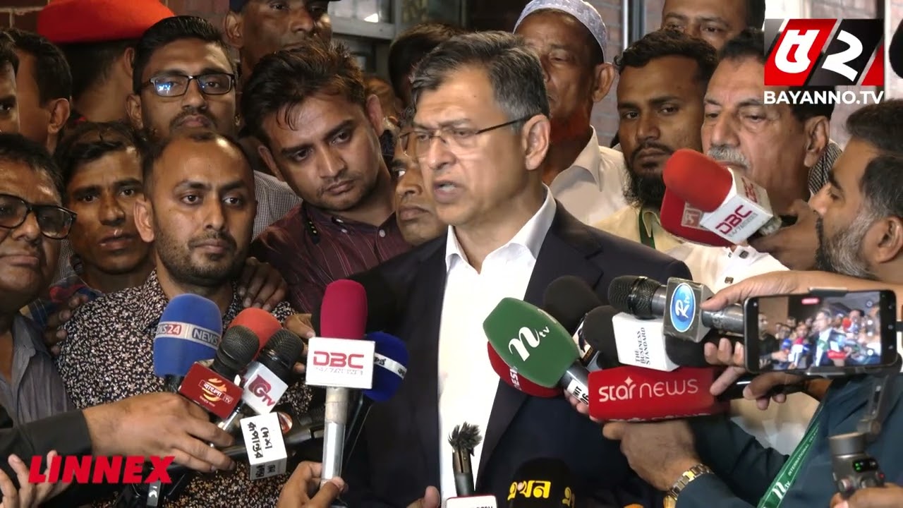 “নির্বাচন ২৯ সালে হওয়ার কথা”—সাংবাদিকের এমন মন্তব্যে স্বরাষ্ট্রমন্ত্রী বললেন, “আপনি ঠিক বলেননি”