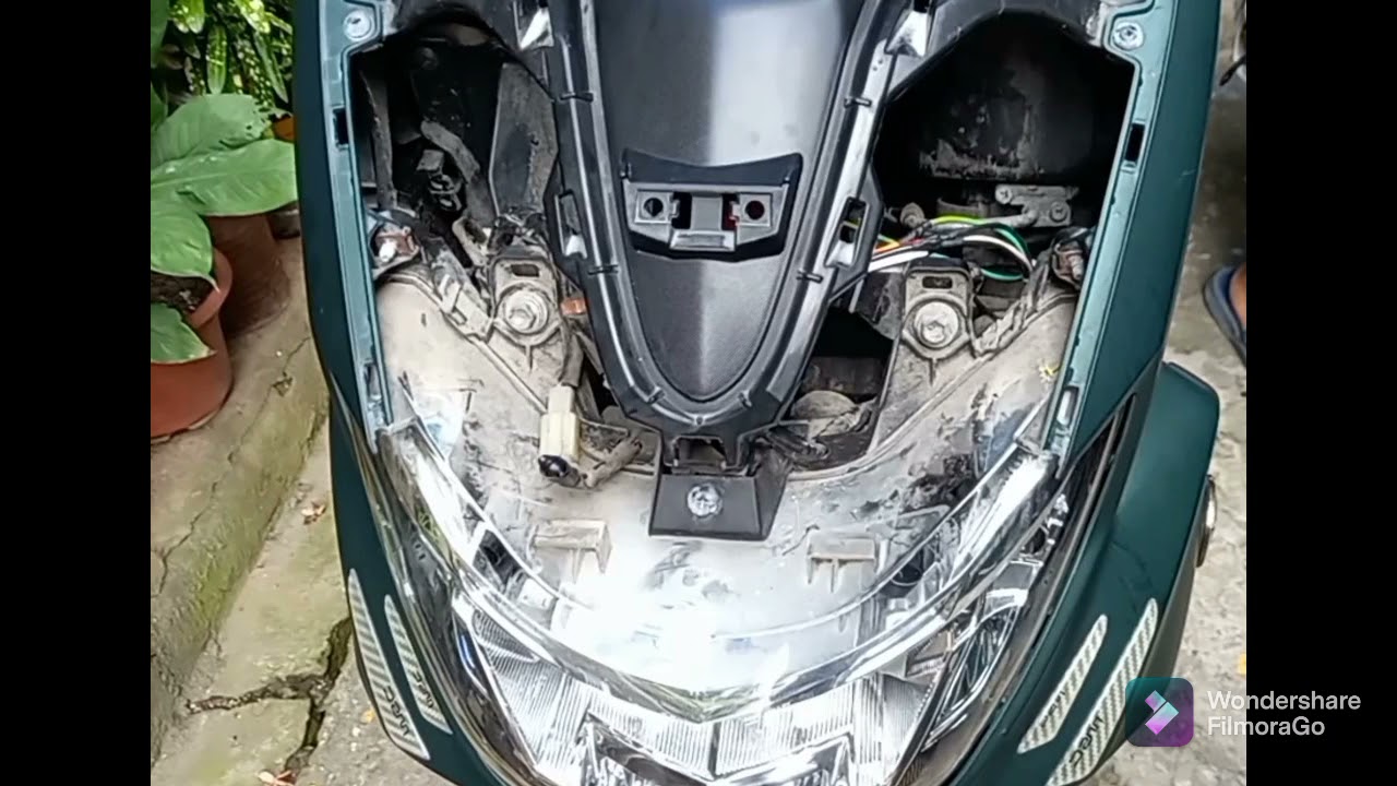 Mio Gravis windshield installation,,nmaxV2