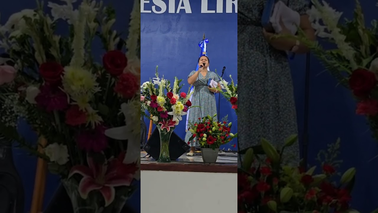 Hna Yanira de Bonilla Cantando en Vivo 