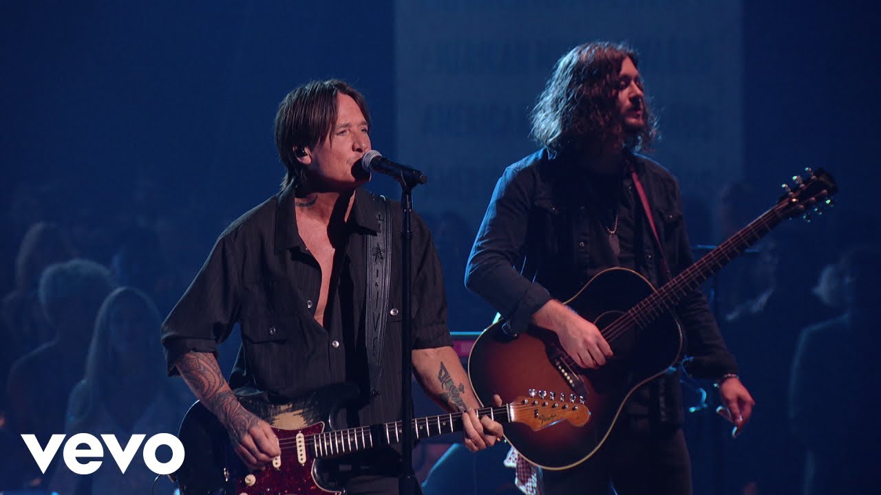 Keith Urban - Summer Breeze (52nd American Music Awards)