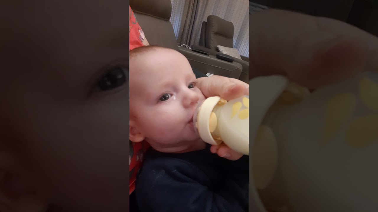 Medela Calma - First time trying the Medela Calma Teat.