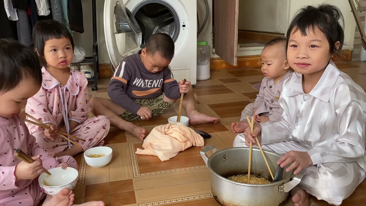 Hoài Đón Thối Khắm Xuống Nhà Để Tiện Chăm Sóc Thay Chị Sen
