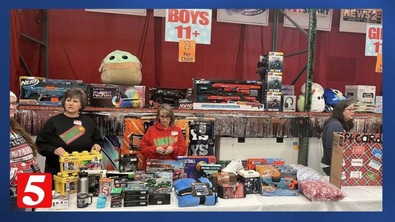 Last Minute Toy Store helps families find Christmas gifts with 1,000 volunteers