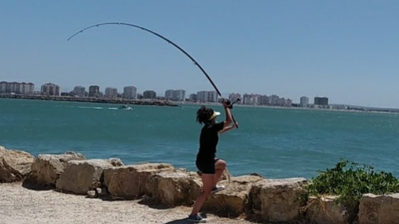 Surfcasting en el espigón de la Puntilla