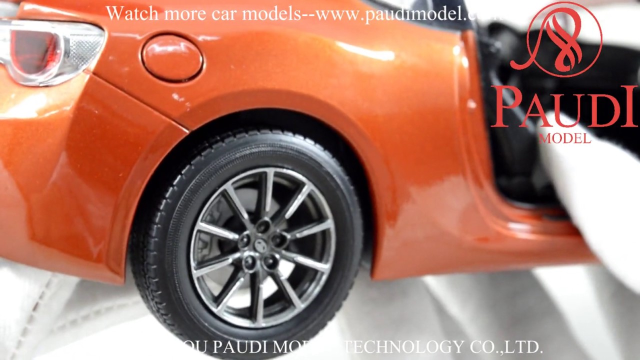 Toyota GT86 1:18 scale die-cast model car