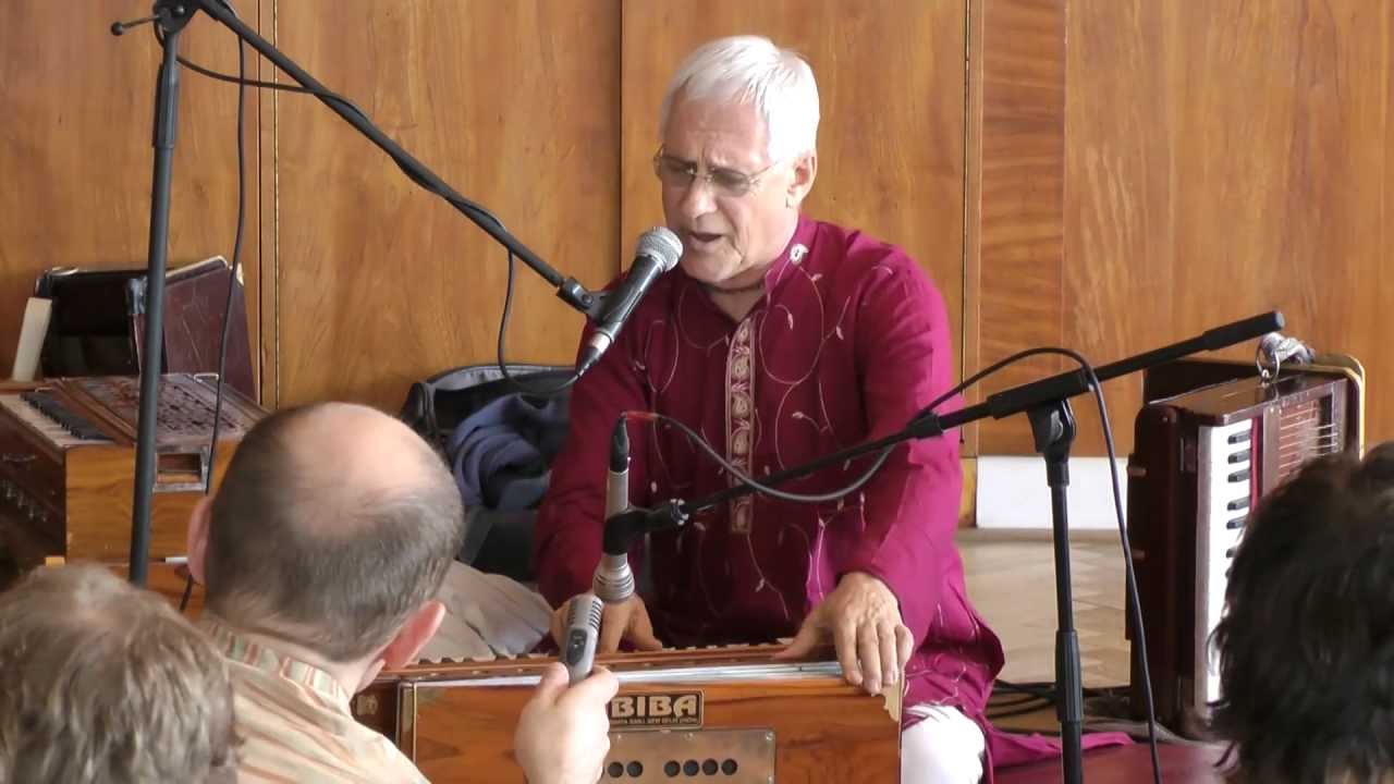HG Vaiyasaki Prabhu - kirtan 14.7.2012
