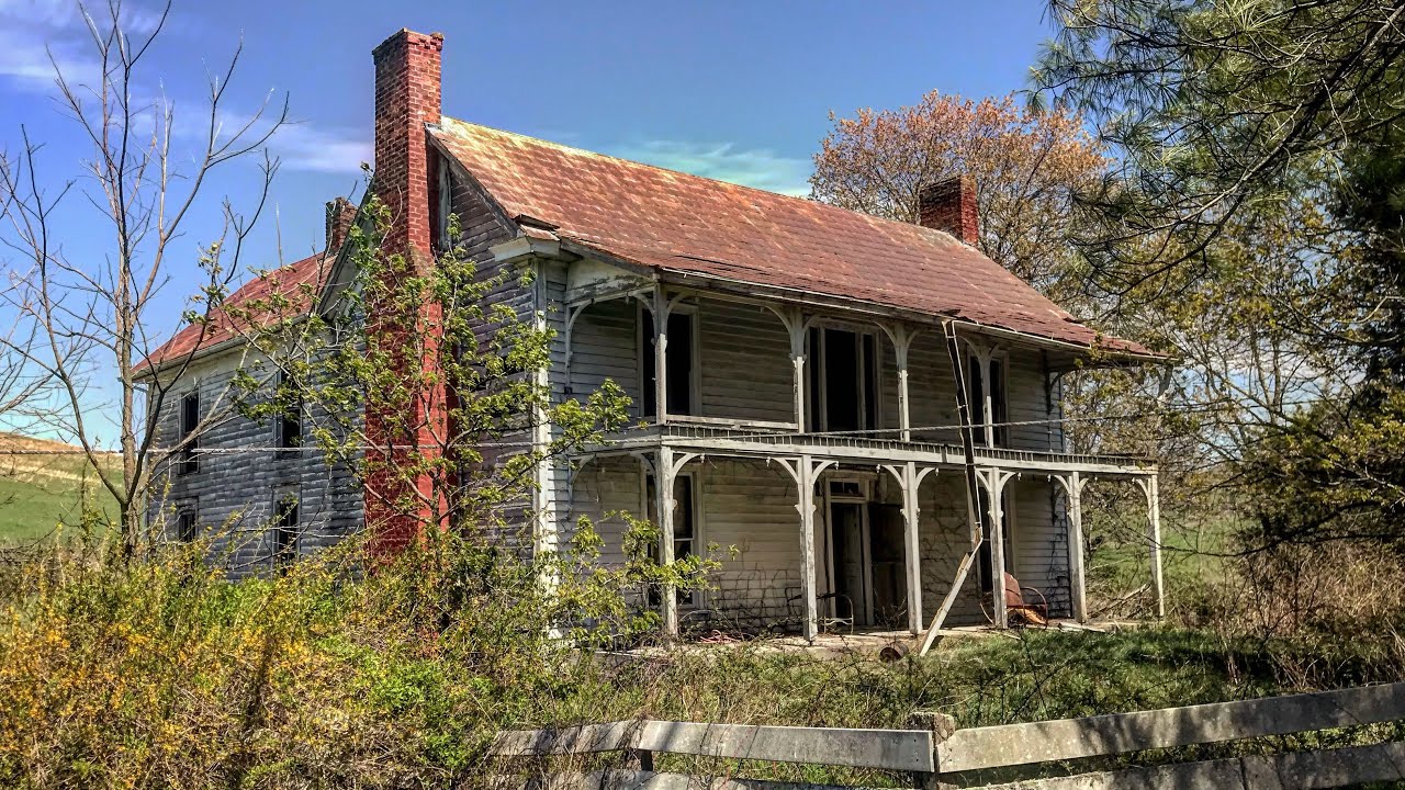 Forgotten 175 year old Abandoned Farm House in Tennessee