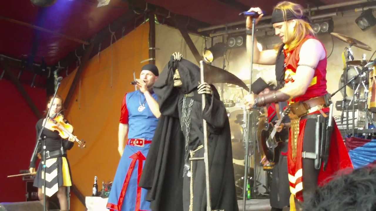 Feuerschwanz mit Der Tod - Hurra, hurra, die Pest ist da (MPS in Bückeburg 21.07.12)