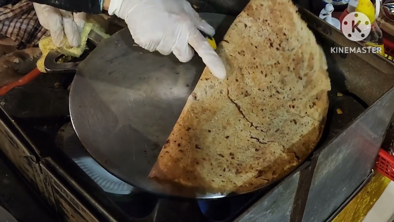 Khubz Al Ragag| Ragag Arabian bread| Arabian crepe|Street food at Souq Waqif|Traditional street food