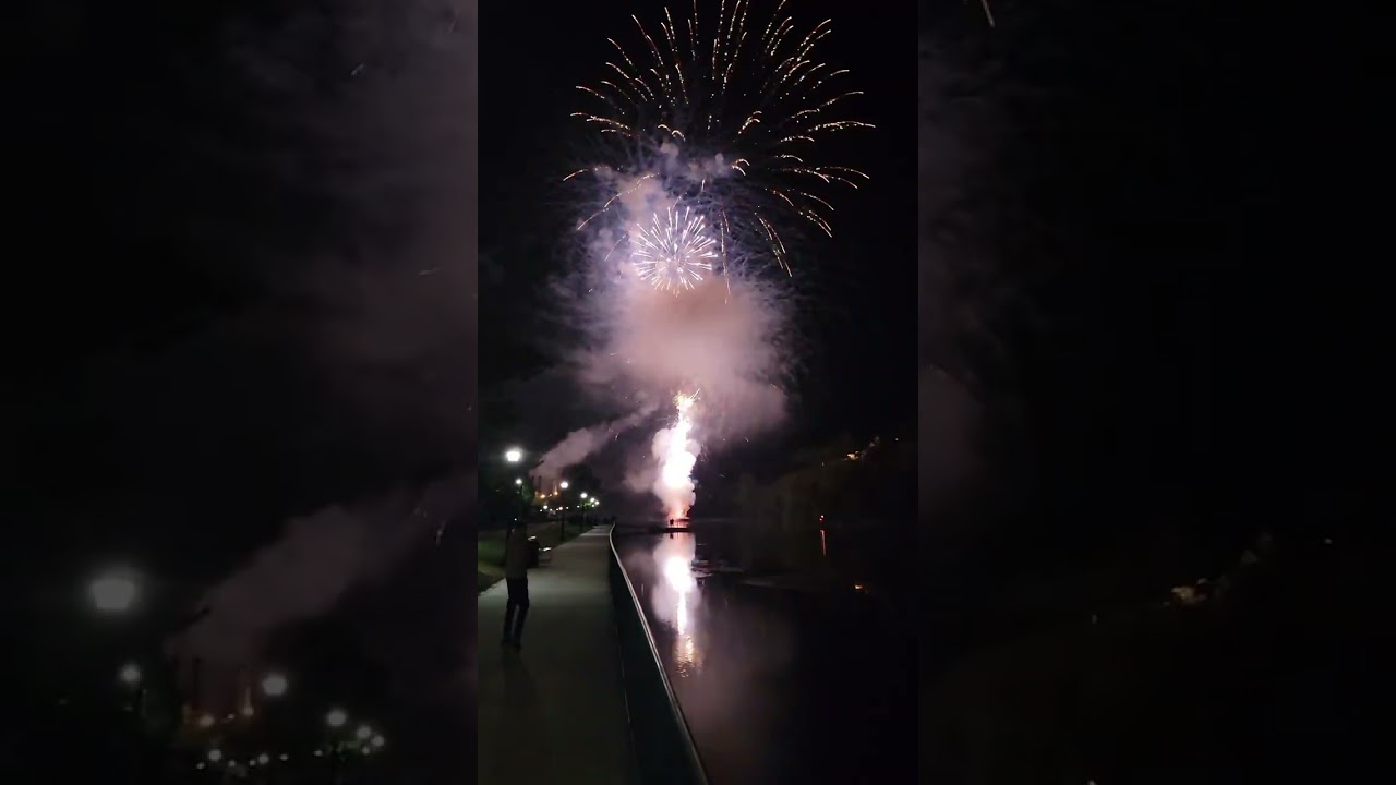 Branson Missouri: waterfountains, fireworks, trout fishing 2025