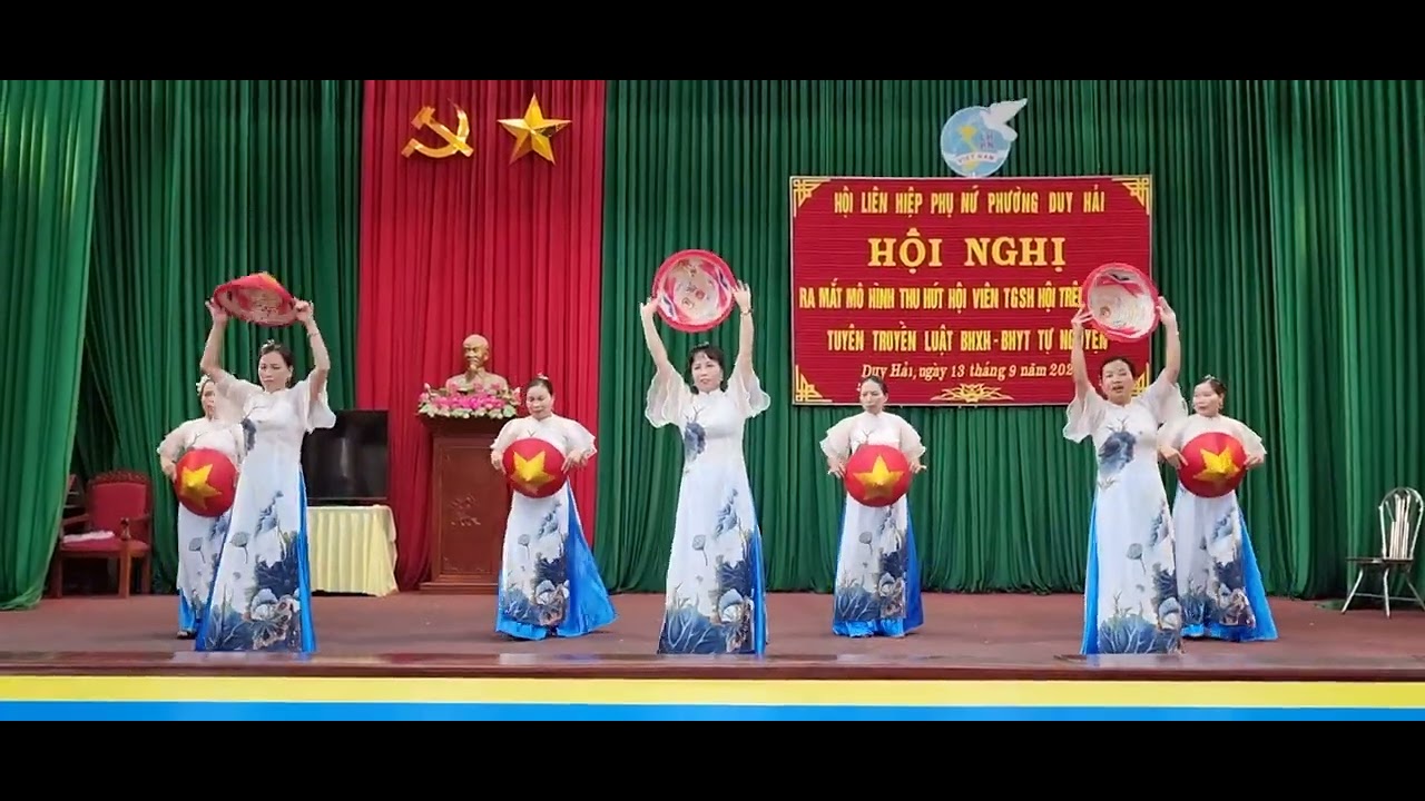 Múa :Một vòng Việt Nam :Do chị em xã Duy Hải  thể hiện