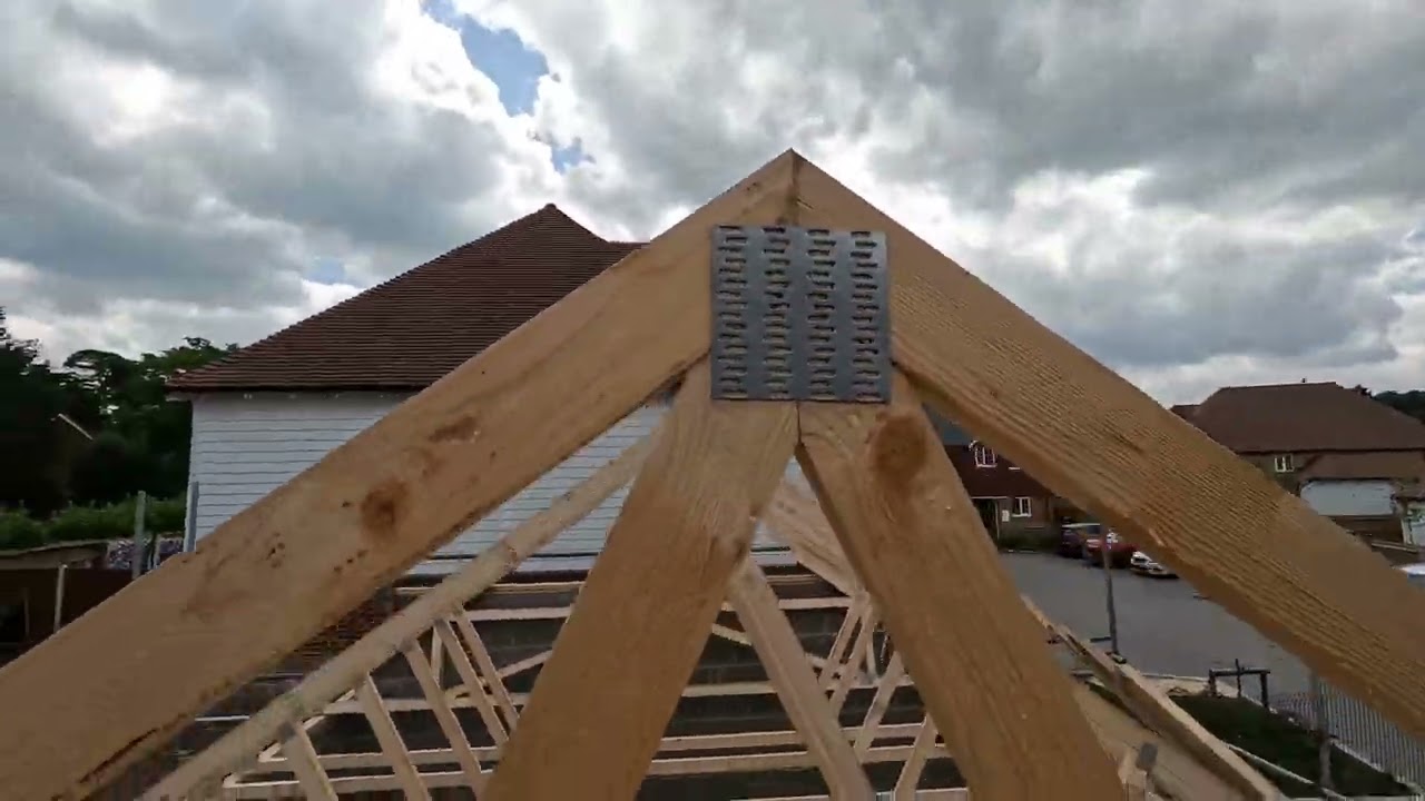 How to set out , for a barn end on a roof
