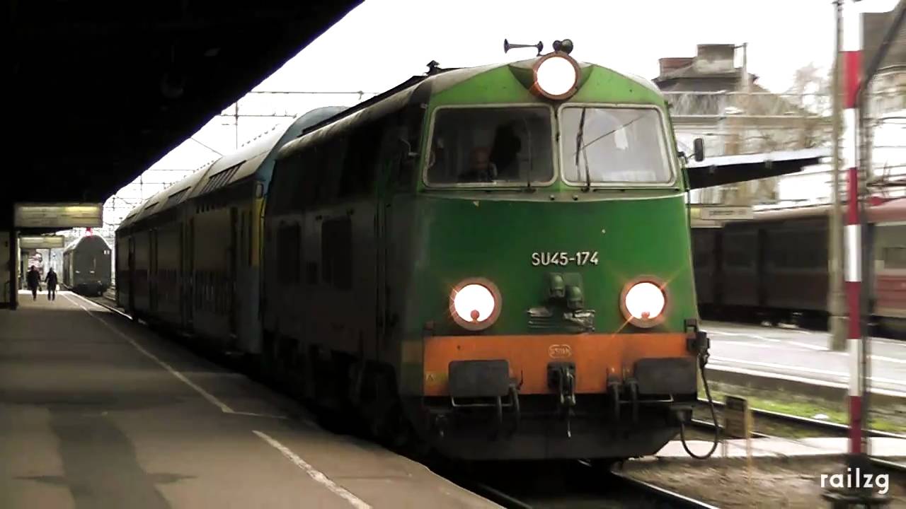 SU45-174 z pociągiem osobowym do Krzyża, Dworzec PKP Poznań Główny