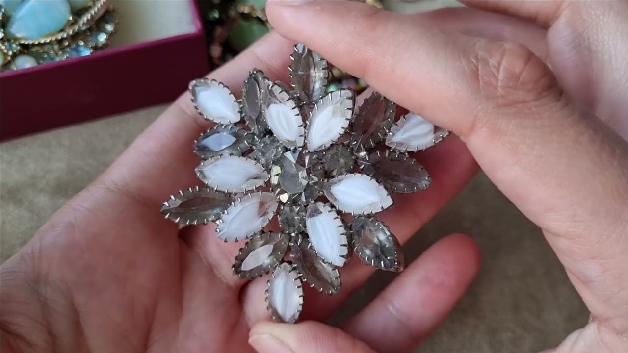 60. Amazing and luxurious vintage and modern costume jewellery from UK charity shops