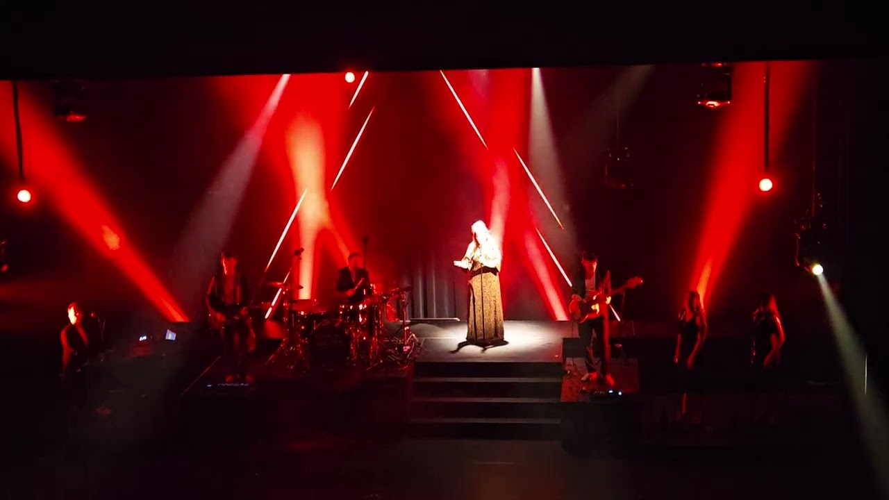 Skyfall - Someone like her.  Theater Het Kruispunt 28.09.2025 