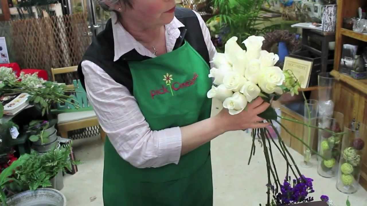 DIY How to make your own wedding bouquet with white amelia roses