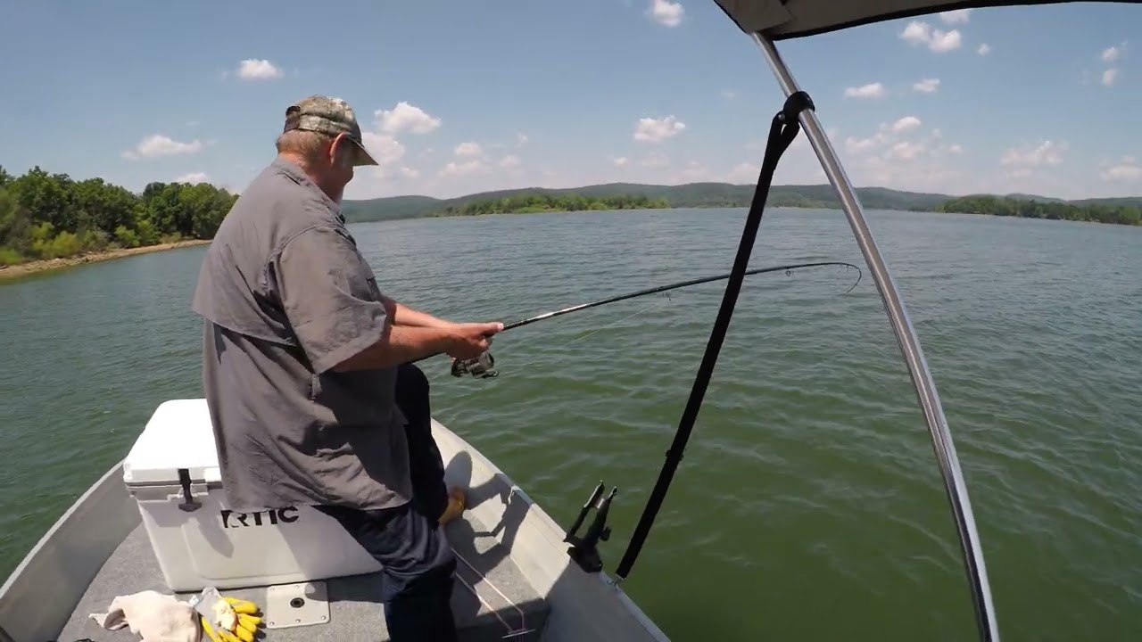 Catching nice northern pike in New Jersey!? Spruce run reservoir￼