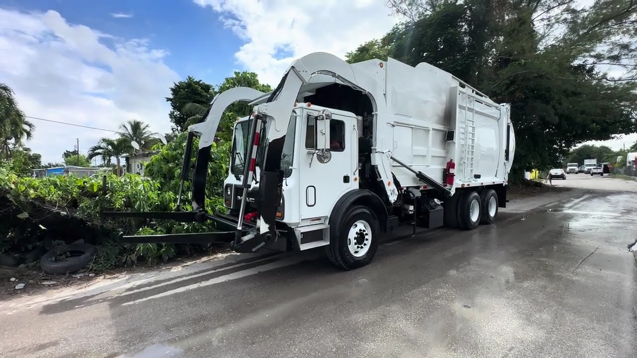 For Sale 2011 Mack MRU613 McNeilus Front Loader Garbage Refuse Truck