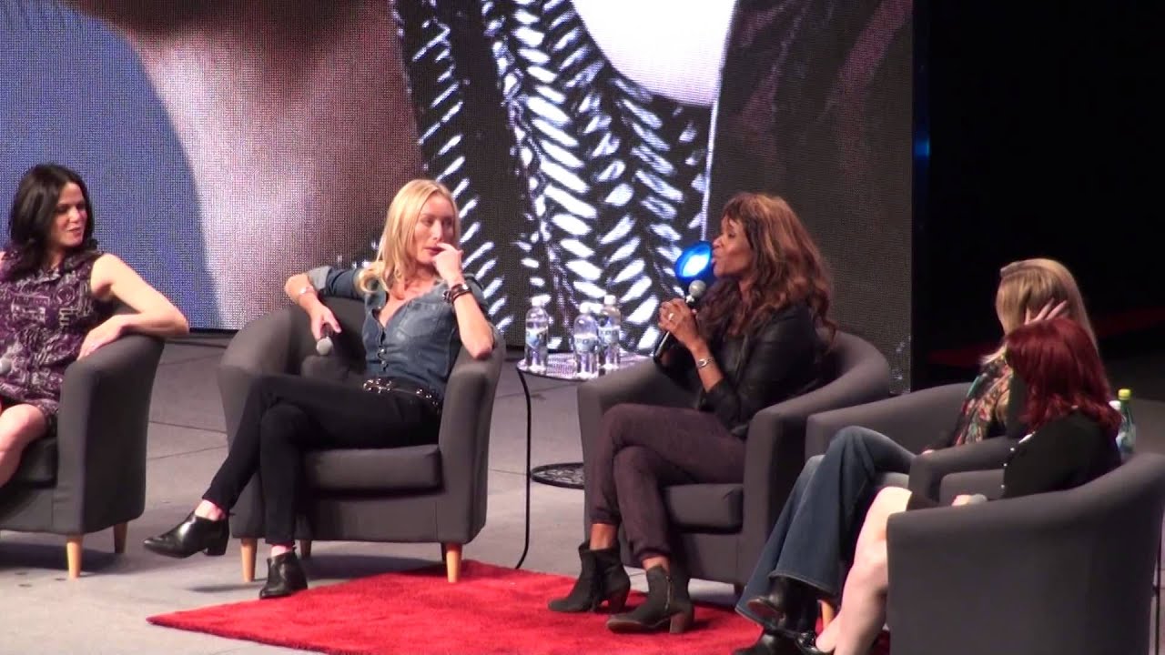 2015 Calgary Expo. Queens Of Darkness Panel.
