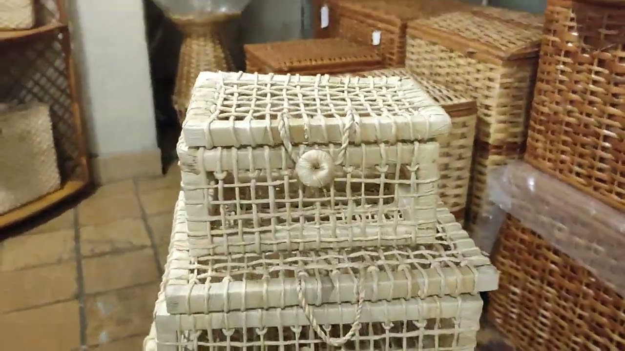 Baús de palha, vime, caixas organizadoras e presente 🎁#bau #presente www.penhaartesanatos.com.br