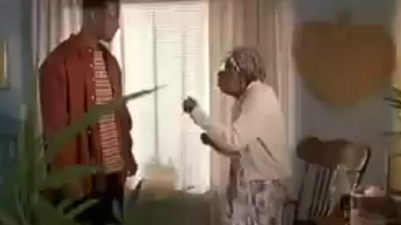 Colegas del barrio abuela vamos hijo de pta dame tu mejor golpe