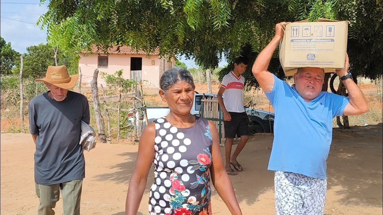 DONA KINOR FEZ UMA PANELA DE MANCUNZA O TRADICIONAL DO SERTÃO PERNAMBUCANO.