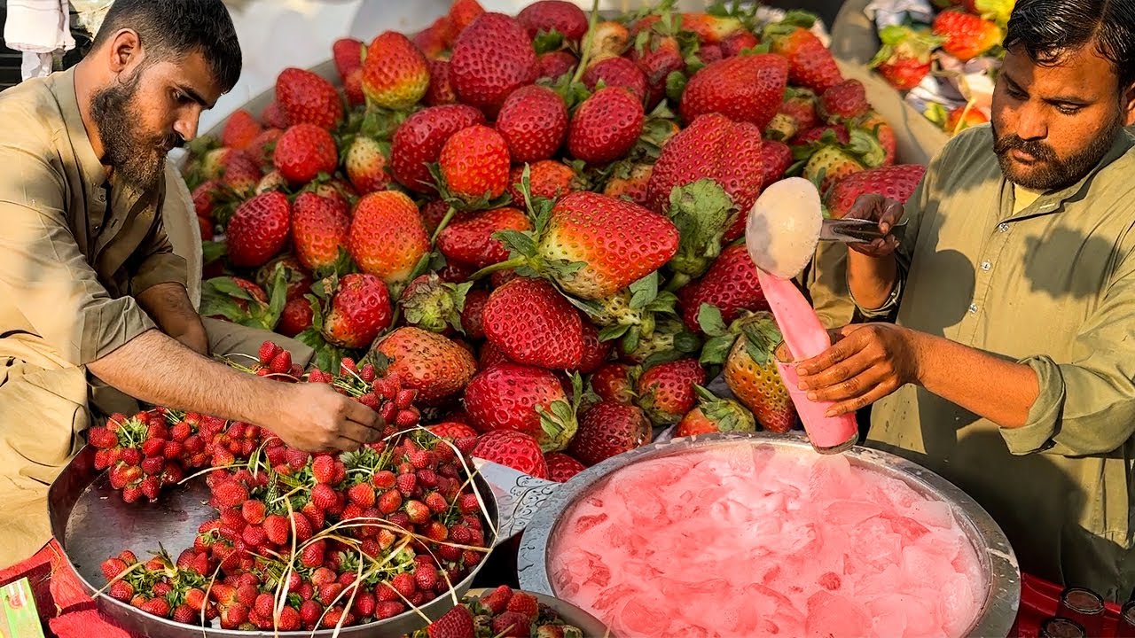 Strawberry Milkshake | Perfect Summer Street Drink in Karachi | Fresh Strawberry Juice | Street Food