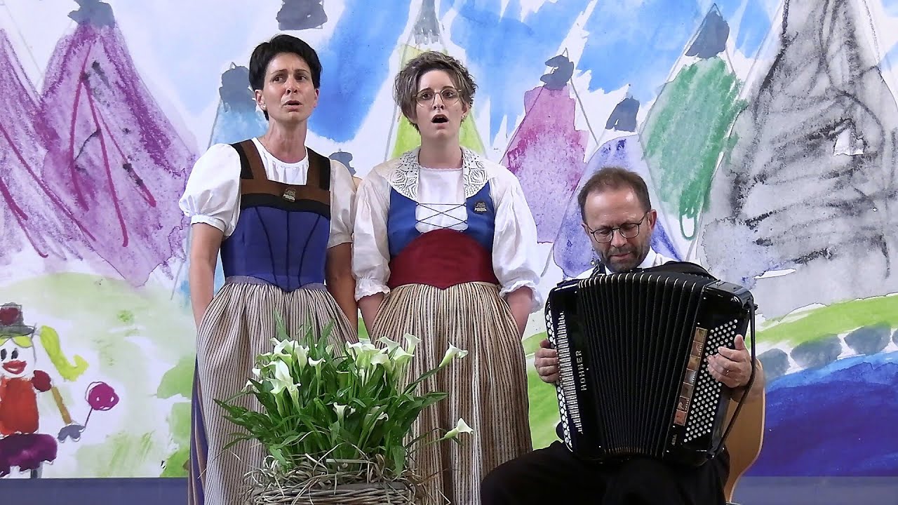 Ds Läbe gniesse von Ueli Moor- JD Monika Frank & Andrea Matter mit Daniel Bösch, Akkordeonbegleitung