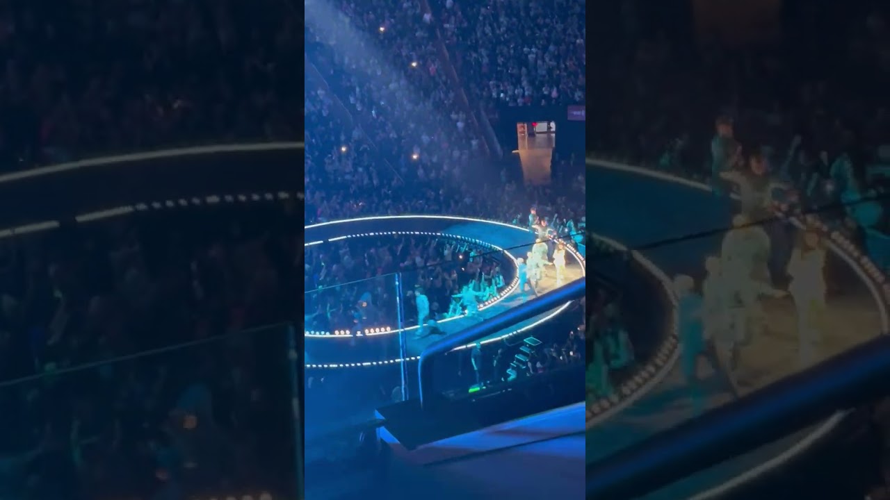 #8sheranniversary&8smy 1st time seeing her live