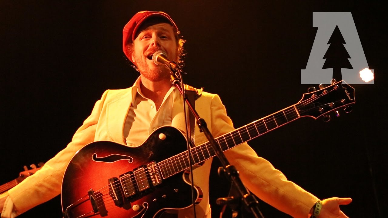 The California Honeydrops - Don't Let the Green Grass Fool You - Live From Lincoln Hall