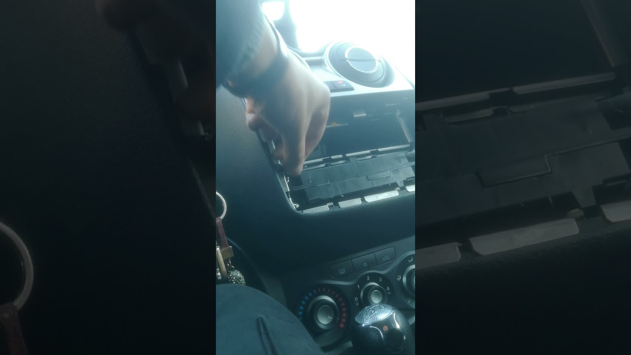 smontaggio stereo e centralina blue&me alfa mito.