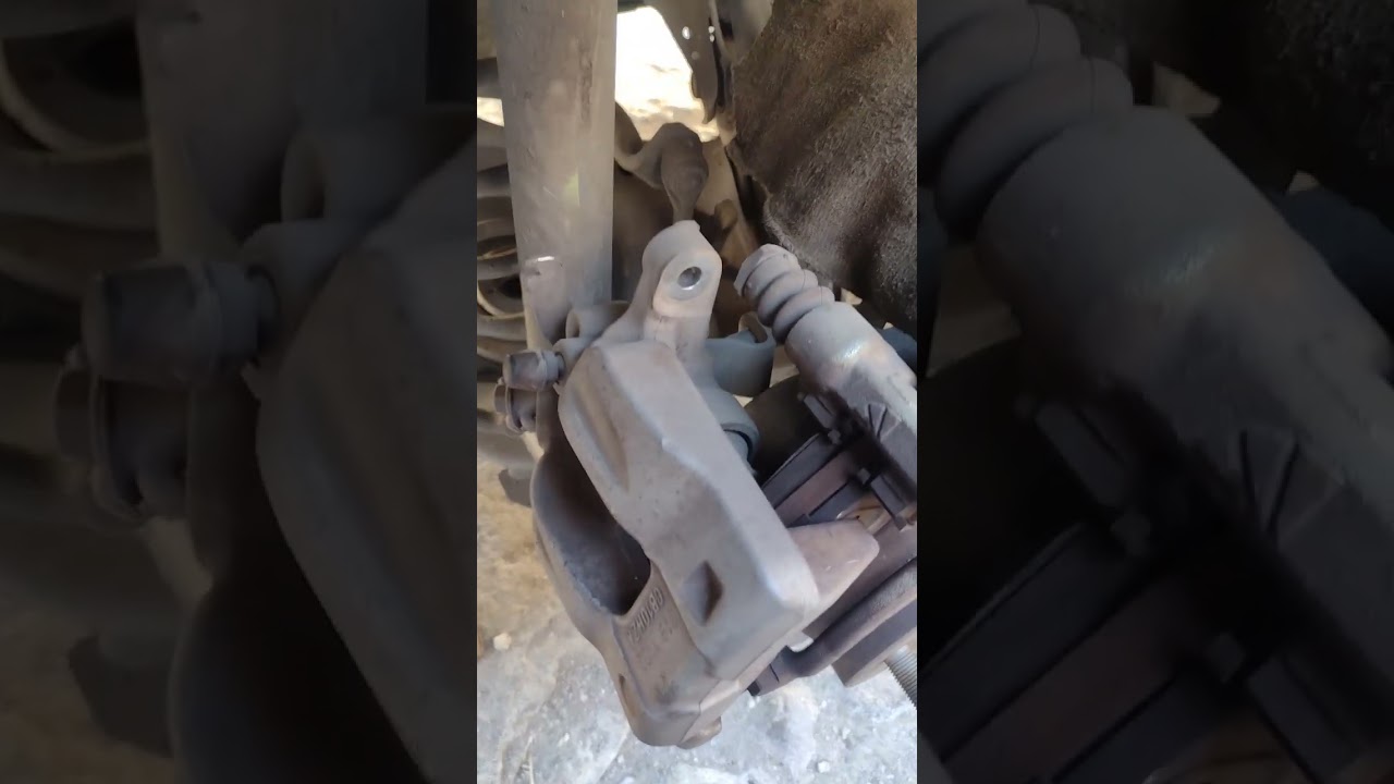 cambio de balatas traseras Nissan Sentra 2022