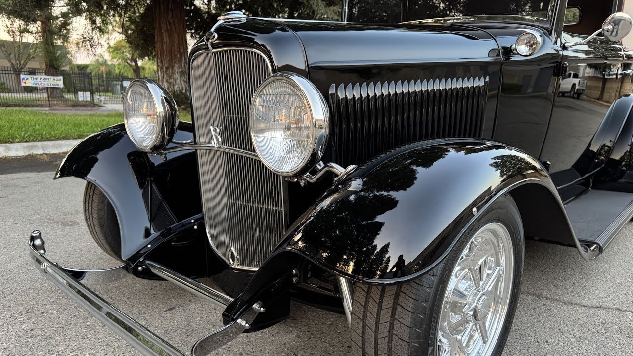 1932 Ford Deluxe Cabriolet SOLD 