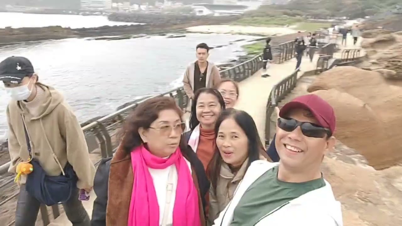 Taiwan's Yehliu Geopark Walking Tour