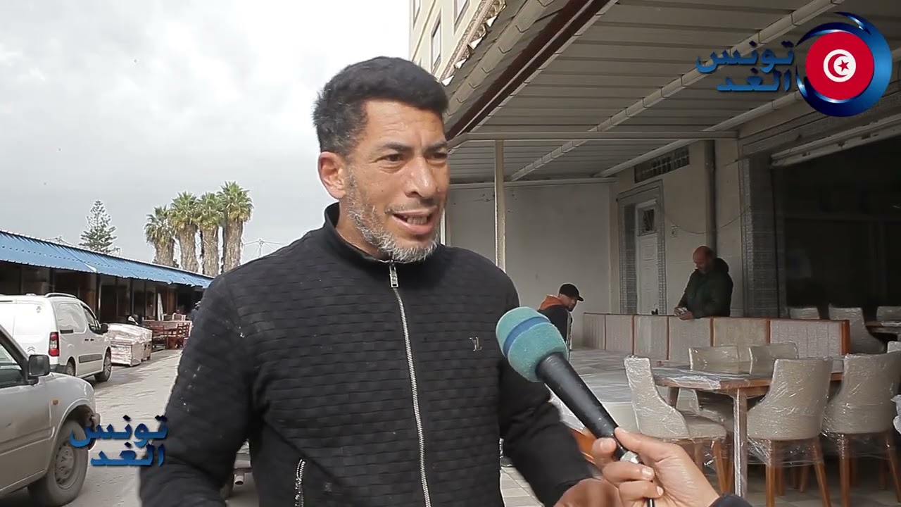 السمسار من حقو يخدم في السوق ماهوش يتحيل واللي يقول لا مايحبش غيرو يسترزق معاه