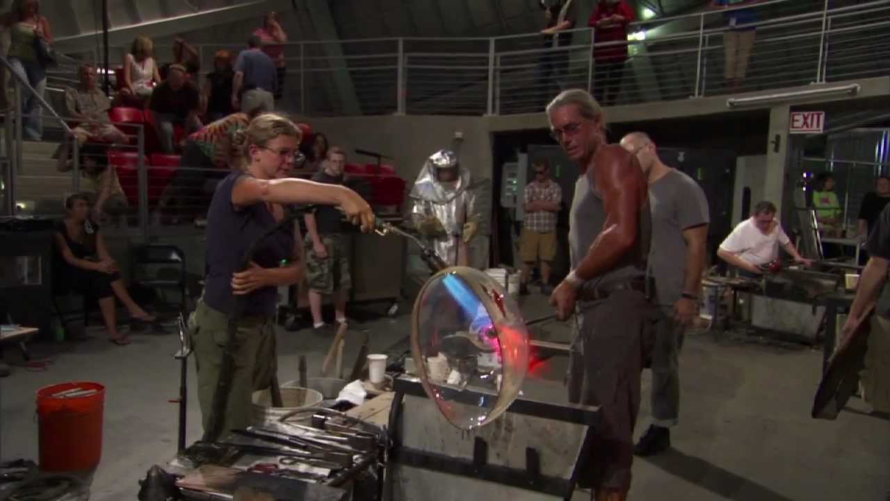 Glass artist William Morris demonstrates glassblowing
