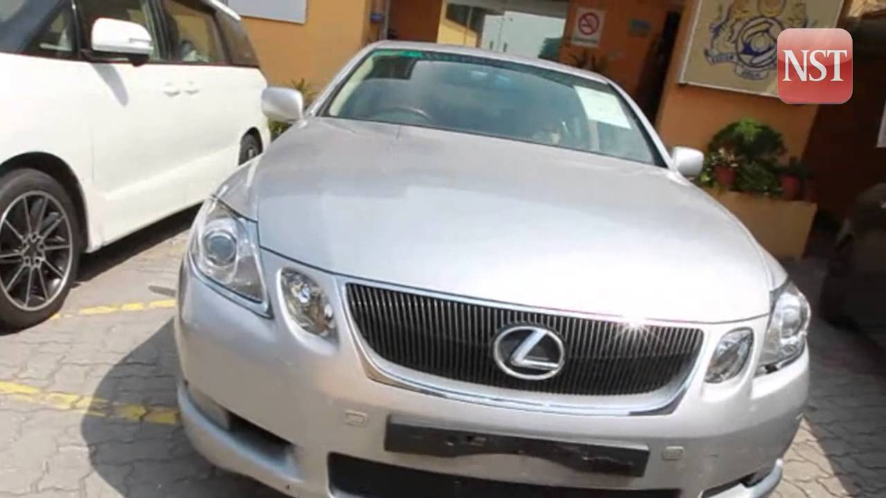Senior govt officers arrested for buying smuggled cars