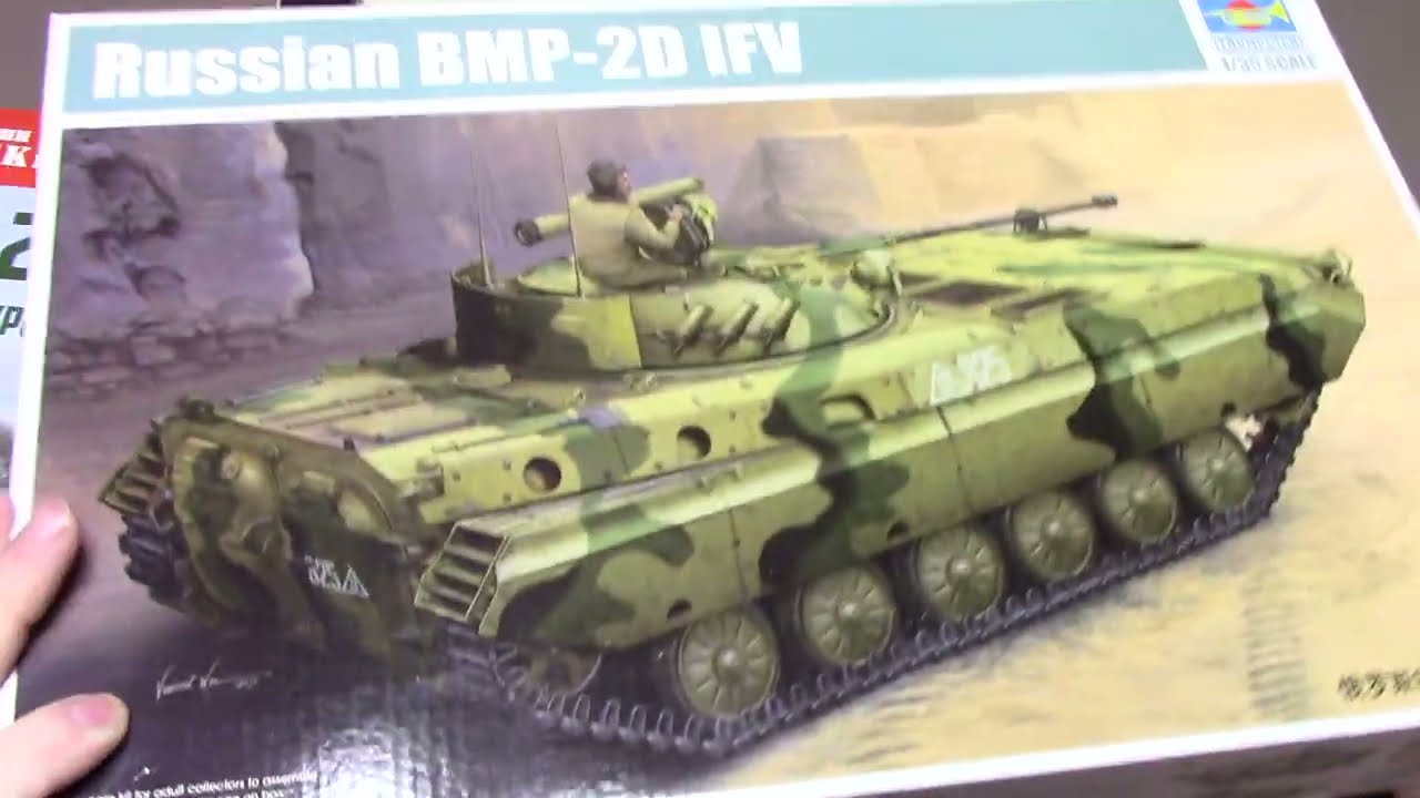 in box preview: 1/35 Russian BMP-2D IFV by Trumpeter models