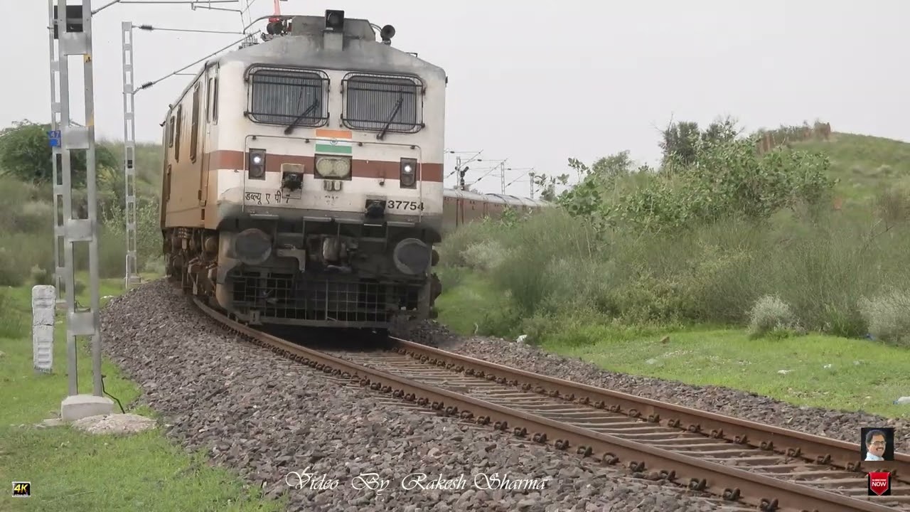 Train  00240 The Maharajas  Express powered with WDP4B 40013 Tributed to Suniti Choudhary
