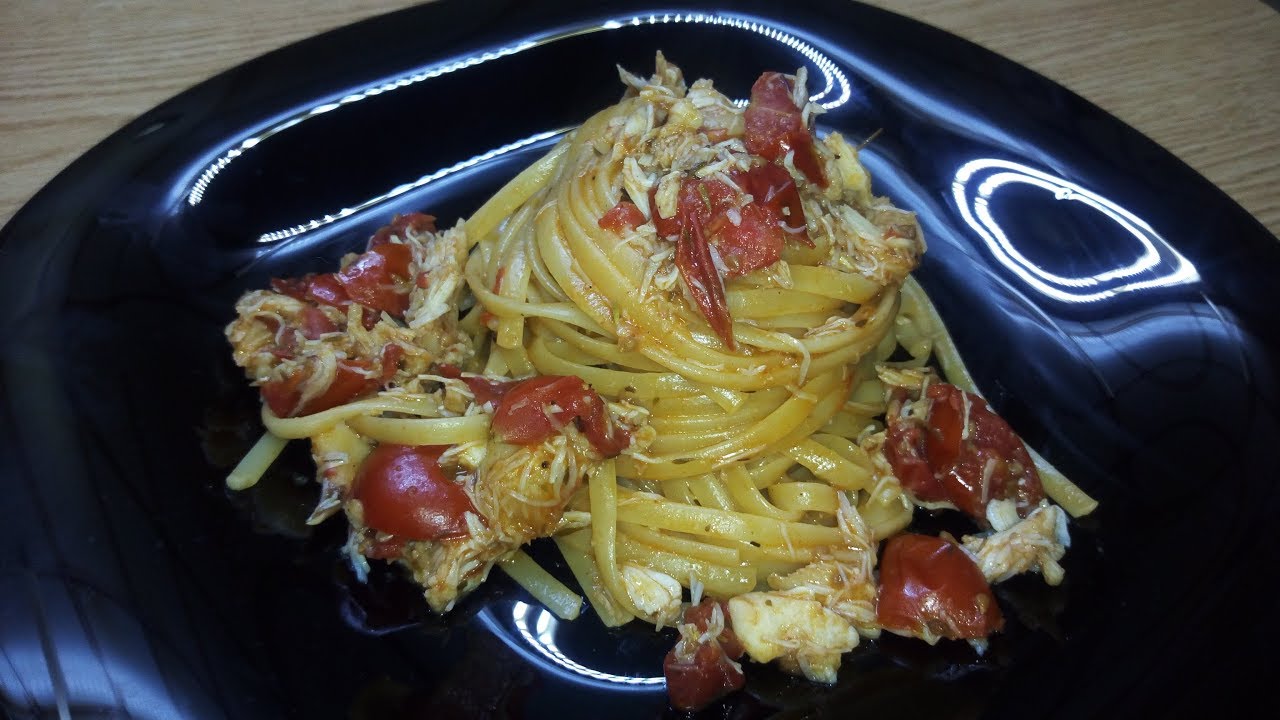linguine con polpa di granchio e pomodorini