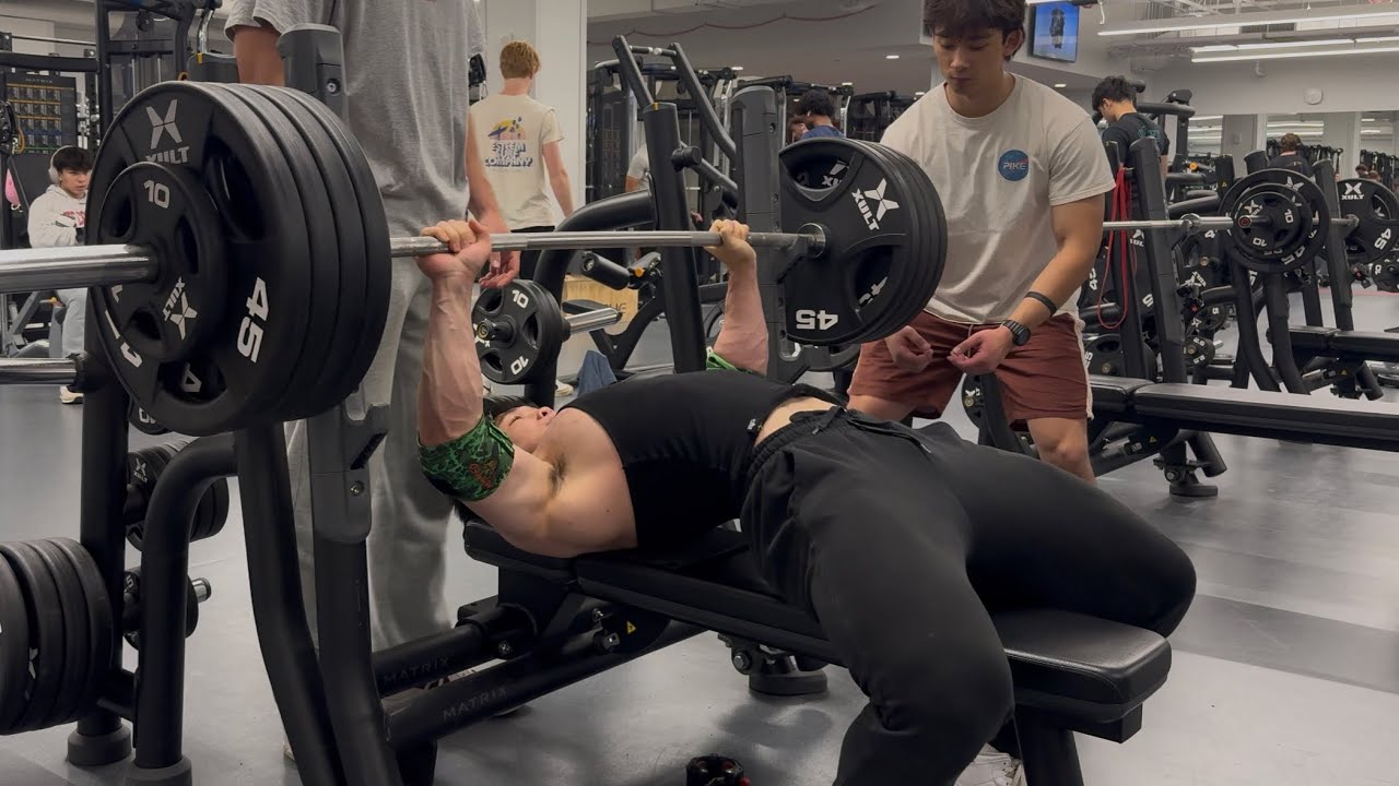 College Gym Reacts to Small Asain Guy Bench 425 | FS 25 Bench 7