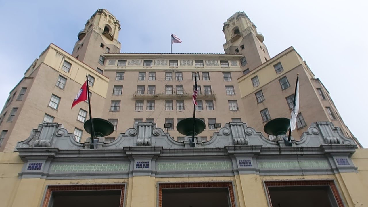 🧇Hot Springs Day 3, Pt. 1 - The Pancake Shop, Walking around Arlington Hotel & The Grand Promenade