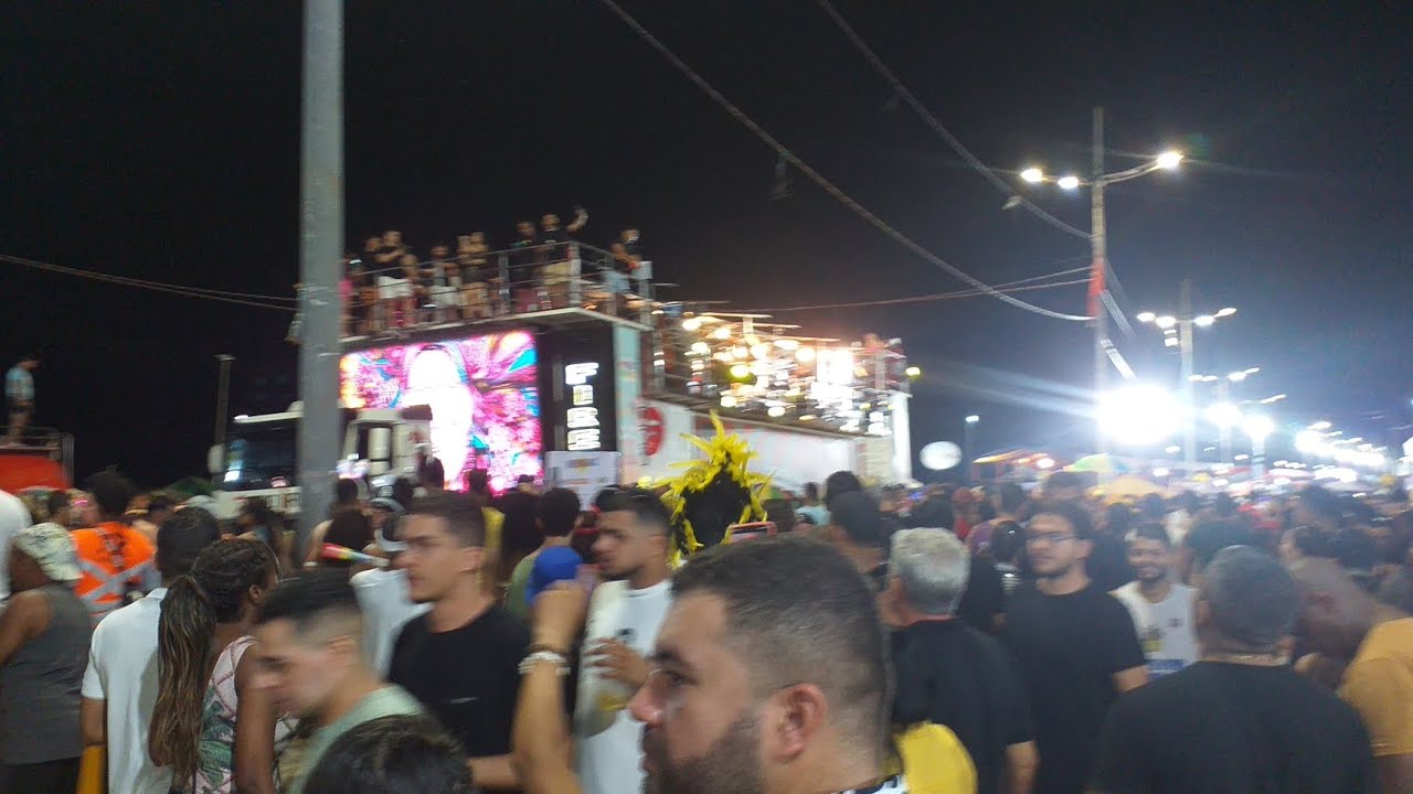 Vlog 408 - Carnaval 2026 - Registro da Passagem do Trio do Ze Cantor