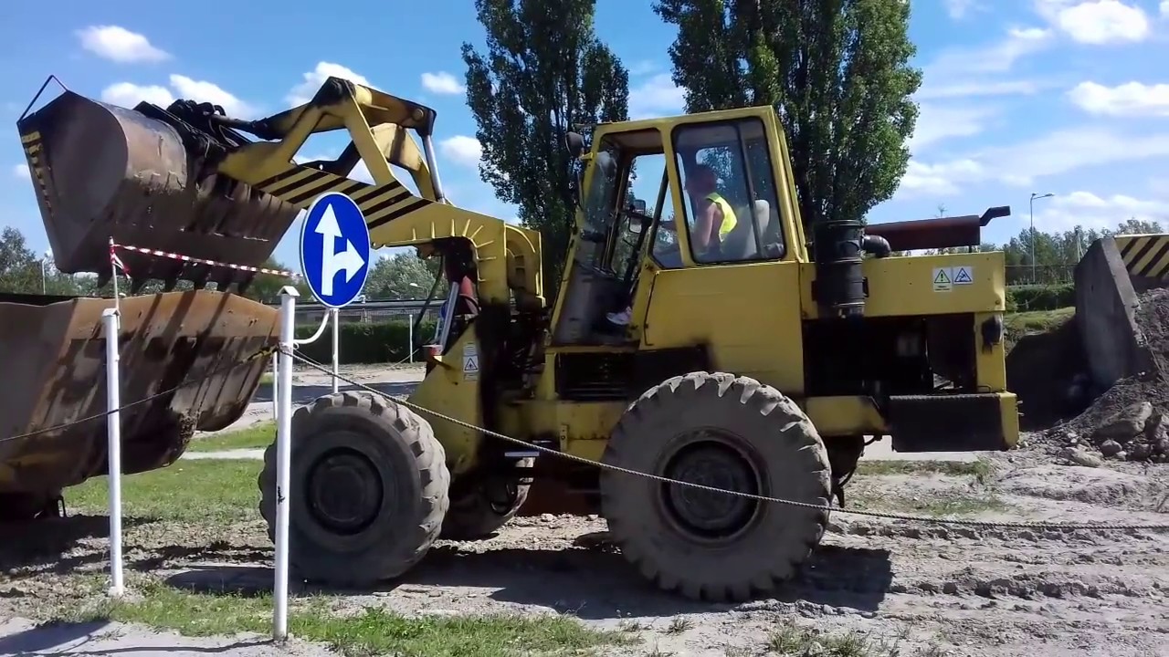 Przygotowanie do egzaminu praktycznego na operatora ładowarki budowlanej.