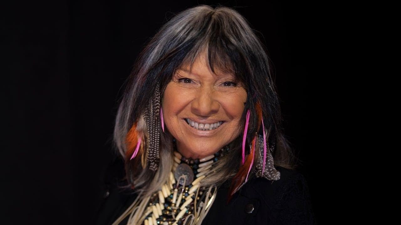 ENQUETE | Buffy Sainte-Marie : derrière la légende
